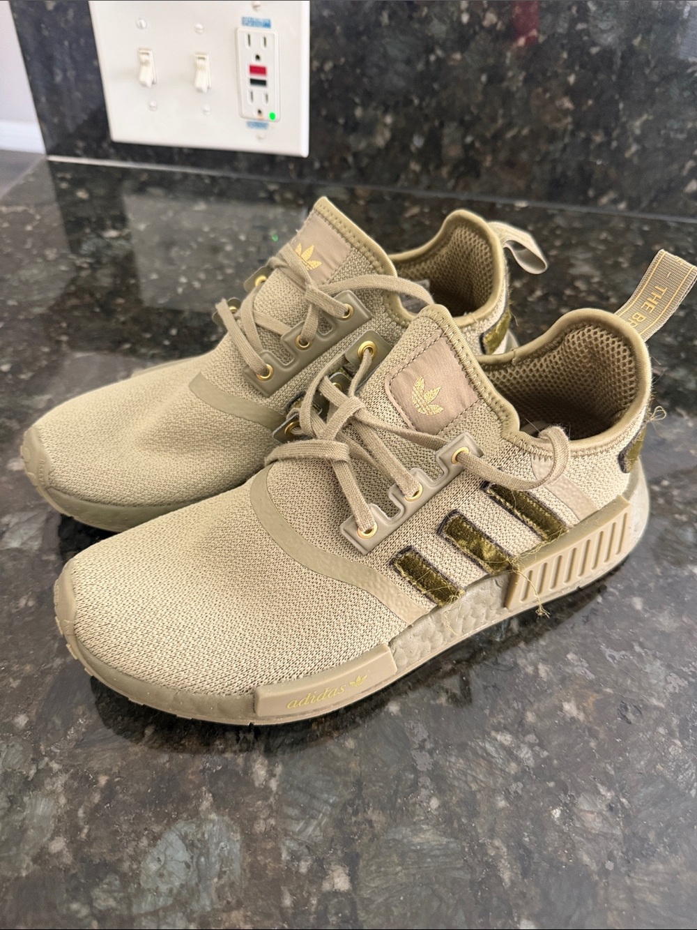 adidas Kids Lightweight Sneakers in Olive Green